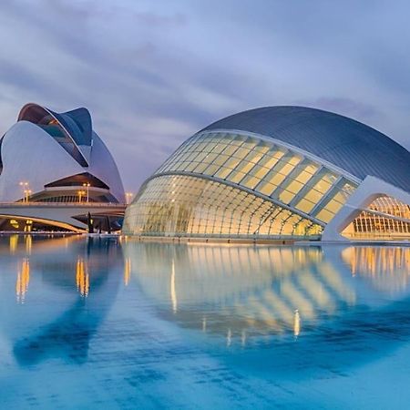 Valencia Las Artes Y Ciencias + Garaje + Netflix Bagian luar foto
