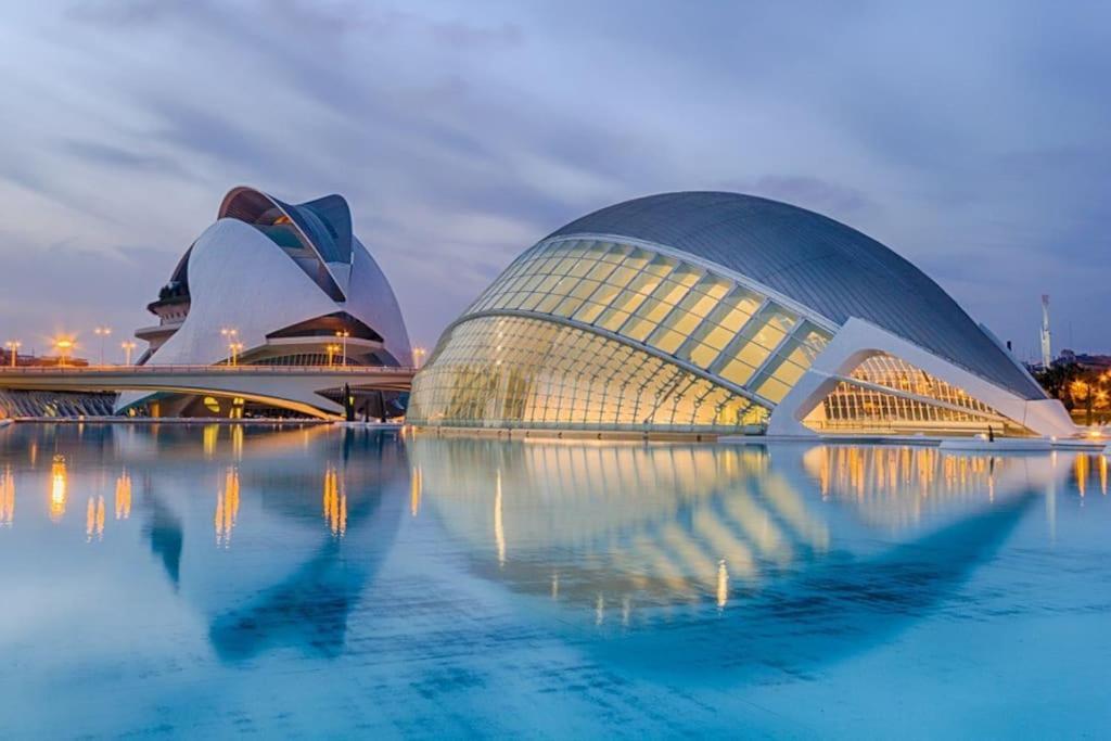 Valencia Las Artes Y Ciencias + Garaje + Netflix Bagian luar foto