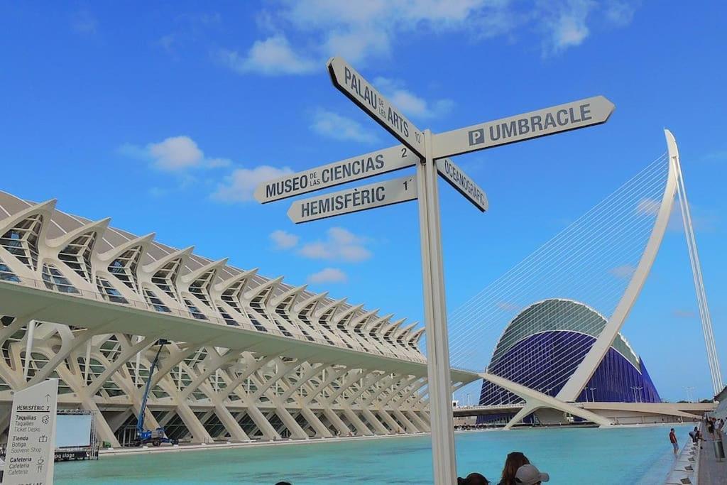 Valencia Las Artes Y Ciencias + Garaje + Netflix Bagian luar foto